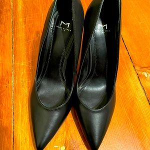 Black point toe heels